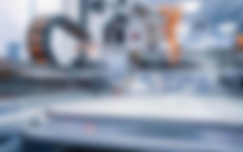 Laser-Maschine schneidet eine Form aus